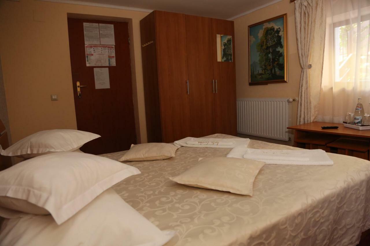 New Aosta Garden Hotel Sinaia Exterior foto