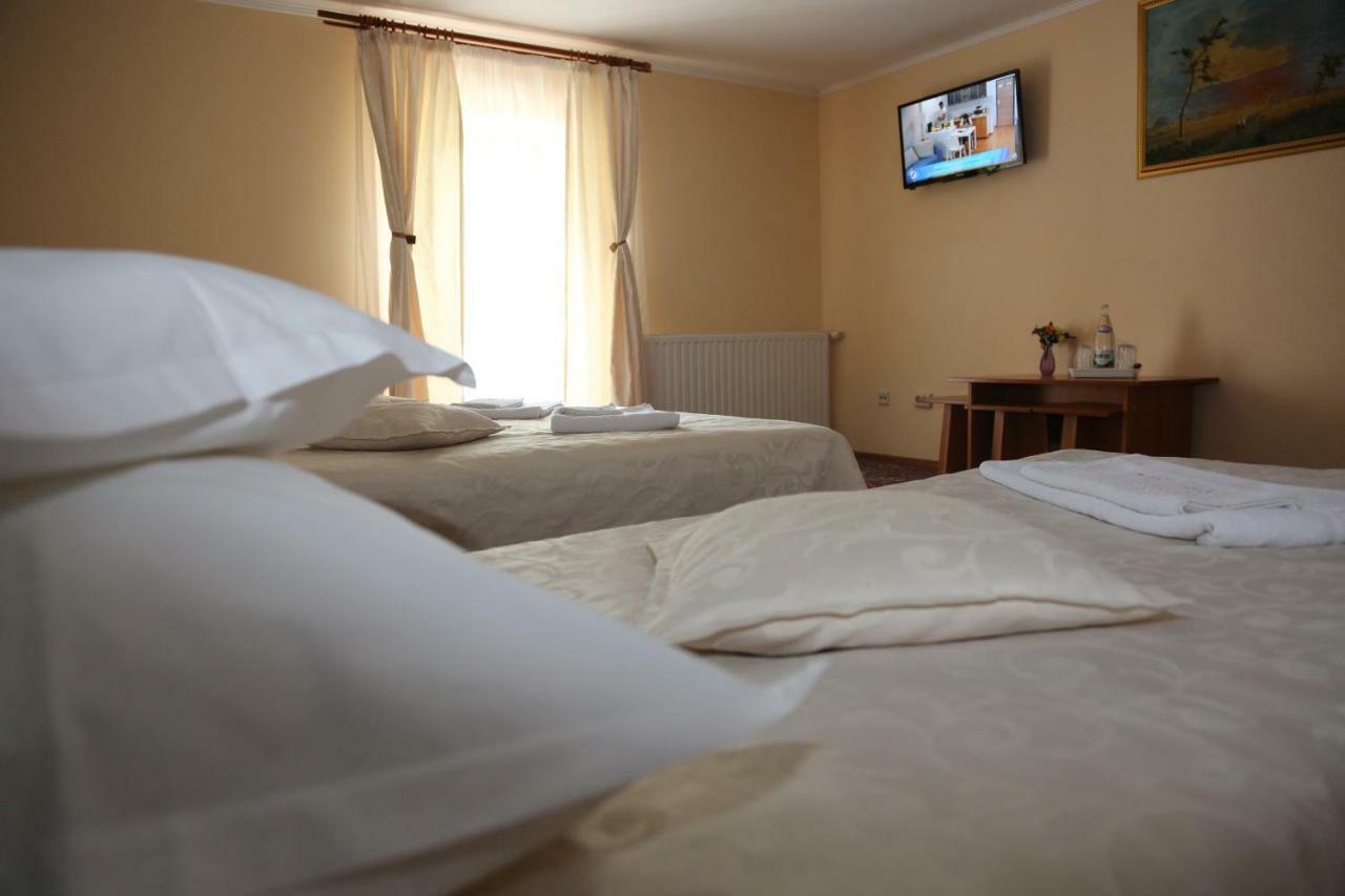 New Aosta Garden Hotel Sinaia Exterior foto