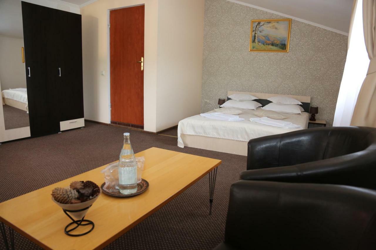 New Aosta Garden Hotel Sinaia Exterior foto