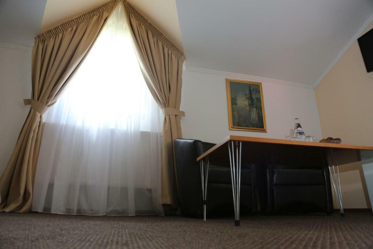 New Aosta Garden Hotel Sinaia Exterior foto