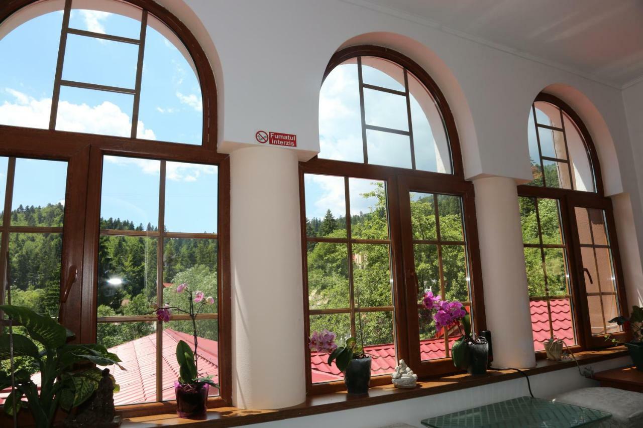 New Aosta Garden Hotel Sinaia Exterior foto
